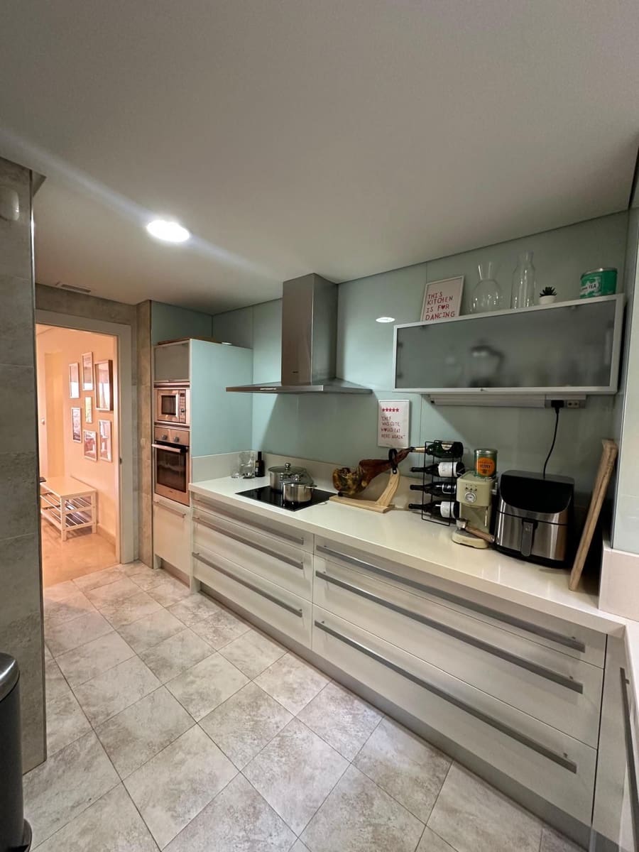 2 bedroom Apartment for sale in Nueva Andalucia - € 499,000 (Ref: 9607735)