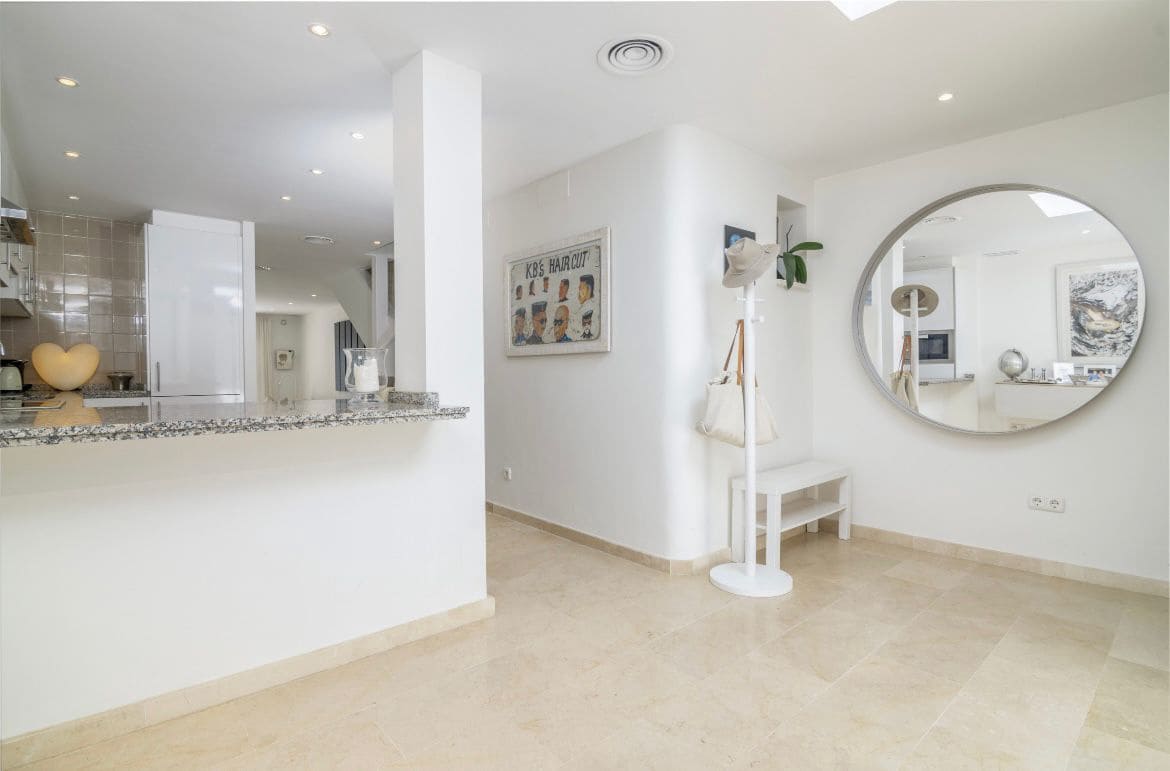 3 chambre Maison de Ville à vendre à Nueva Andalucia - 625 000 € (Ref: 9607738)