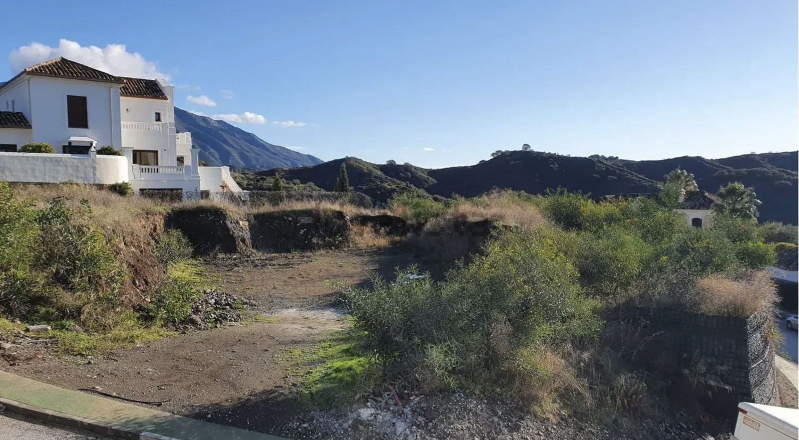 Building Plot for sale in Benahavis - € 1,995,000 (Ref: 9607742)
