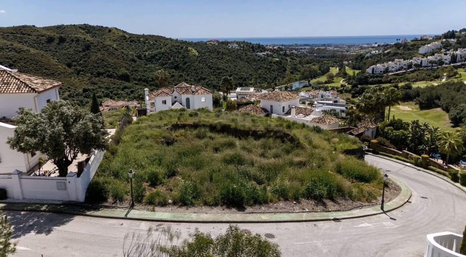 Building Plot for sale in Benahavis - € 1,995,000 (Ref: 9607742)