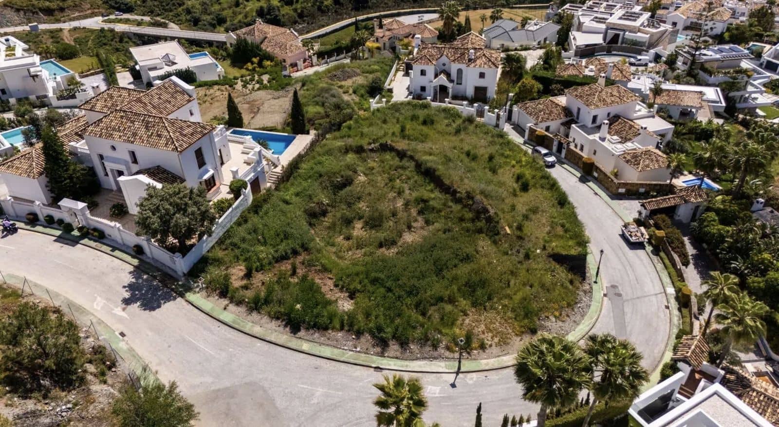 Building Plot for sale in Benahavis - € 1,995,000 (Ref: 9607742)