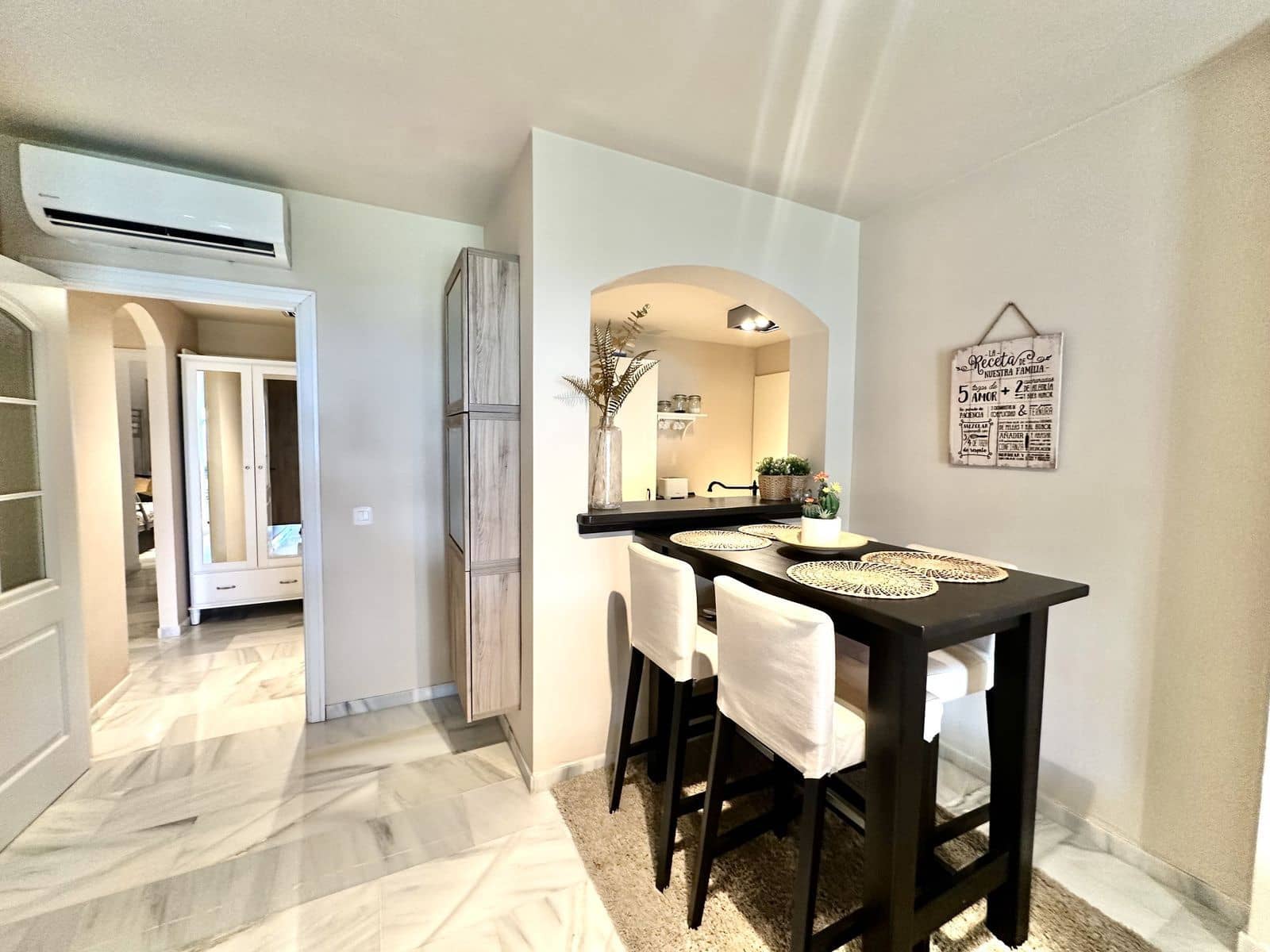 Apartamento de 2 habitaciones en Calahonda en venta - 848.500 € (Ref: 9607747)