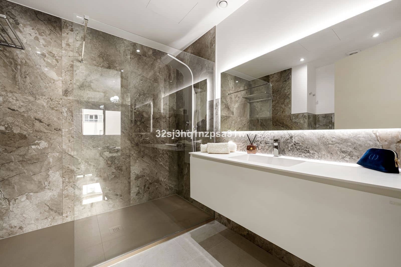 Apartamento de 3 habitaciones en Marbella en venta - 3.050.000 € (Ref: 9607748)