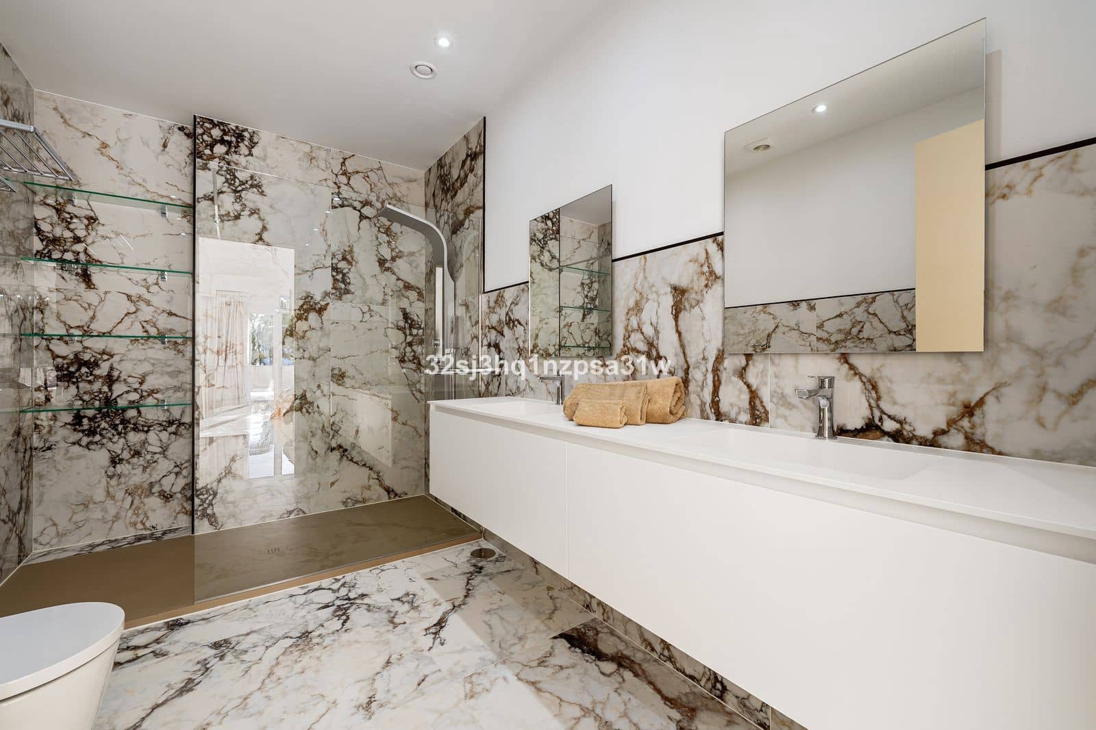 Apartamento de 3 habitaciones en Marbella en venta - 3.050.000 € (Ref: 9607748)