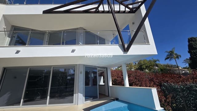 Pareado de 5 habitaciones en Golden Mile, Marbella en venta - 3.000.000 € (Ref: 9607752)