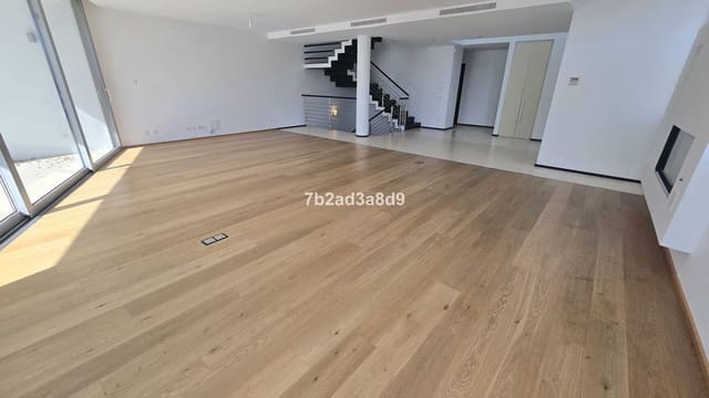 Pareado de 5 habitaciones en Golden Mile, Marbella en venta - 3.000.000 € (Ref: 9607752)