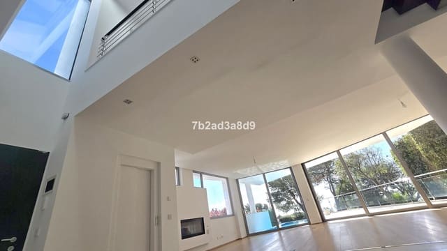 Pareado de 5 habitaciones en Golden Mile, Marbella en venta - 3.000.000 € (Ref: 9607752)