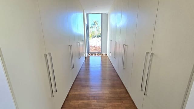 Pareado de 5 habitaciones en Golden Mile, Marbella en venta - 3.000.000 € (Ref: 9607752)