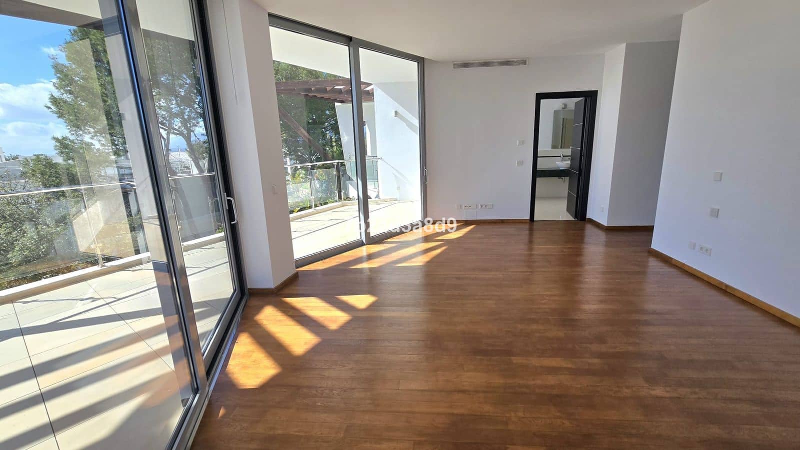 Pareado de 5 habitaciones en Golden Mile en venta - 3.000.000 € (Ref: 9607752)