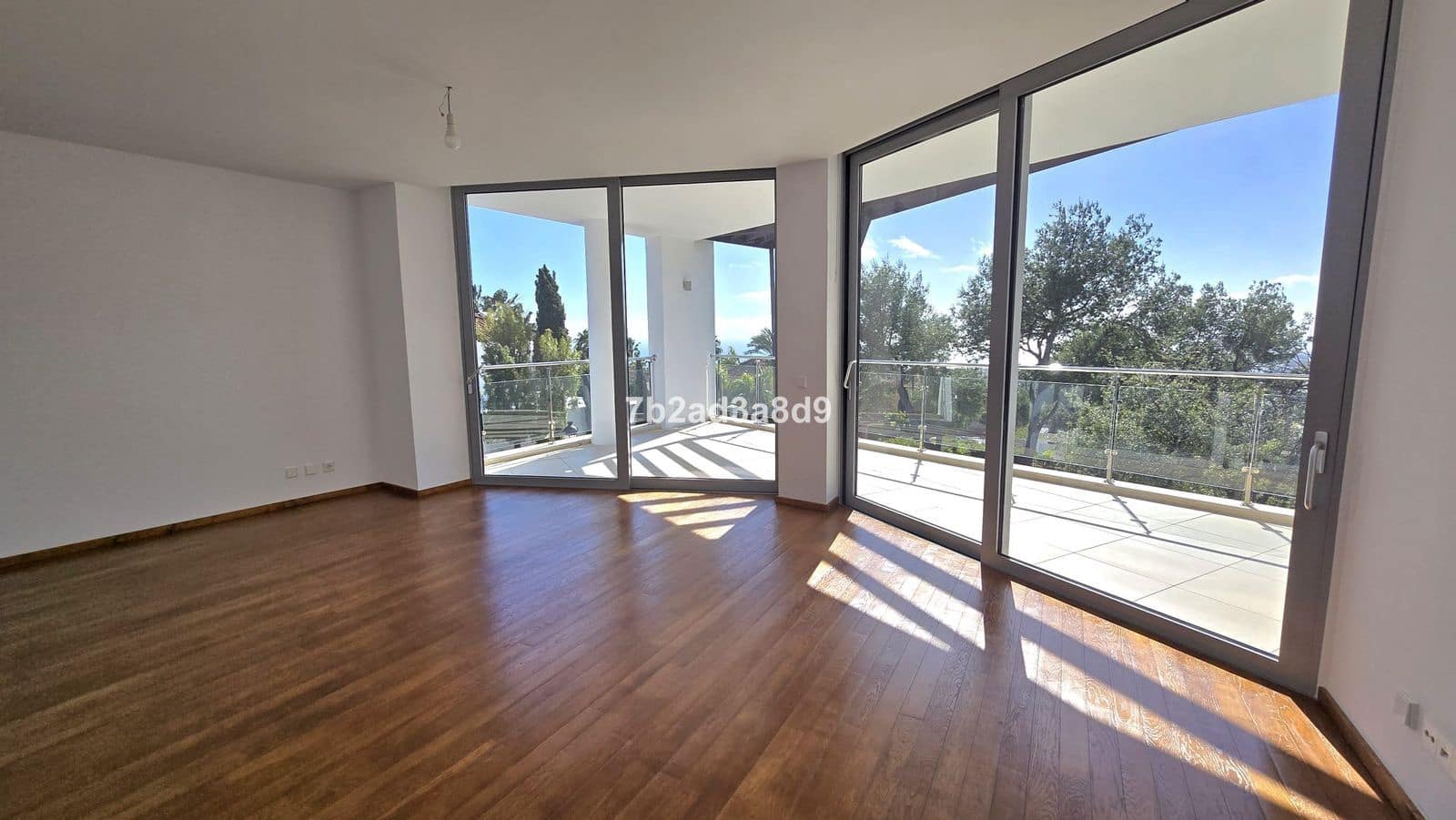 Pareado de 5 habitaciones en Golden Mile en venta - 3.000.000 € (Ref: 9607752)