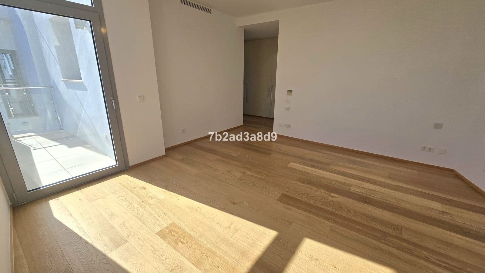 Pareado de 5 habitaciones en Golden Mile en venta - 3.000.000 € (Ref: 9607752)