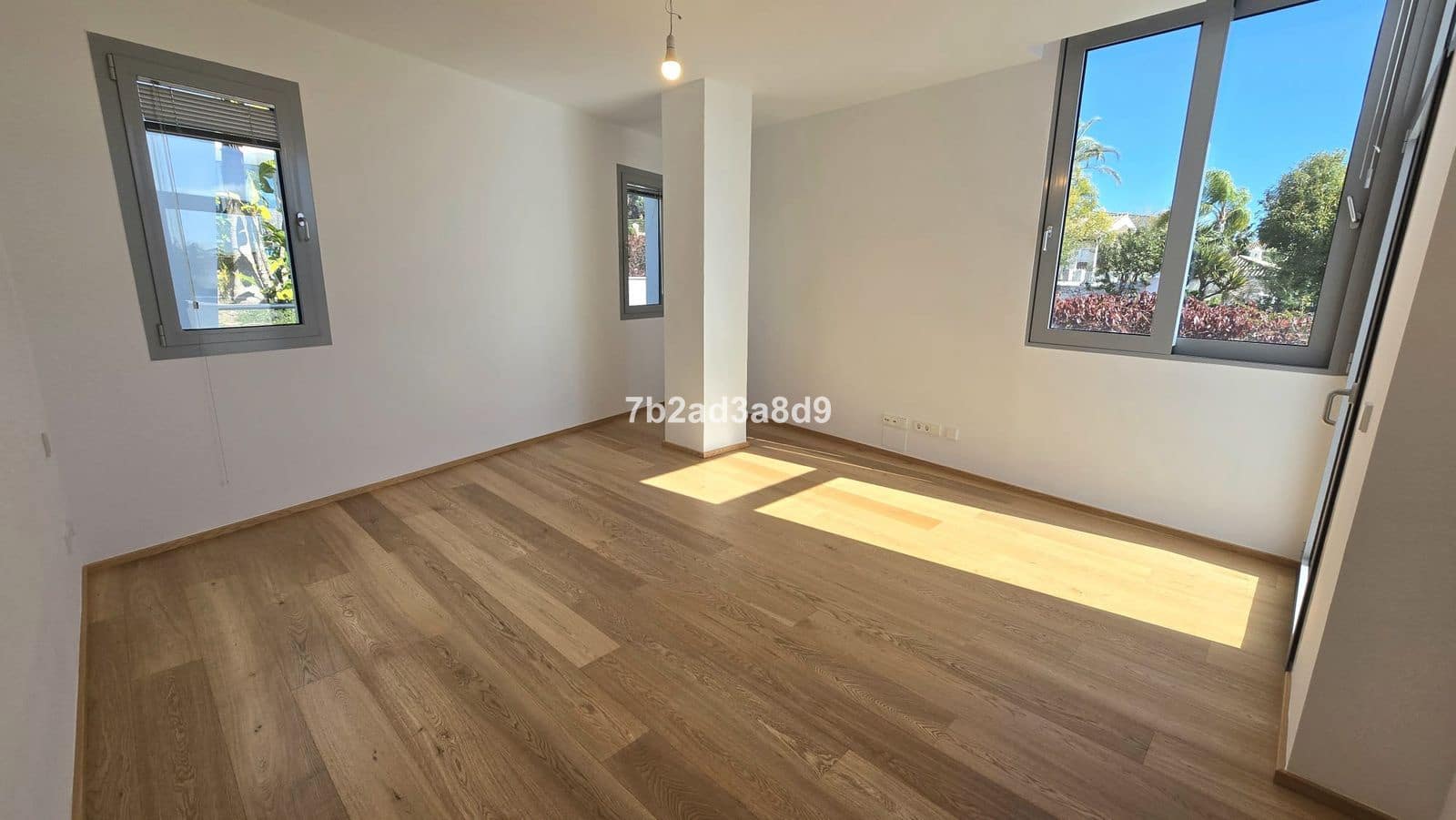 Pareado de 5 habitaciones en Golden Mile en venta - 3.000.000 € (Ref: 9607752)