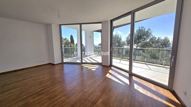 Pareado de 5 habitaciones en Golden Mile, Marbella en venta - 3.000.000 € (Ref: 9607752)