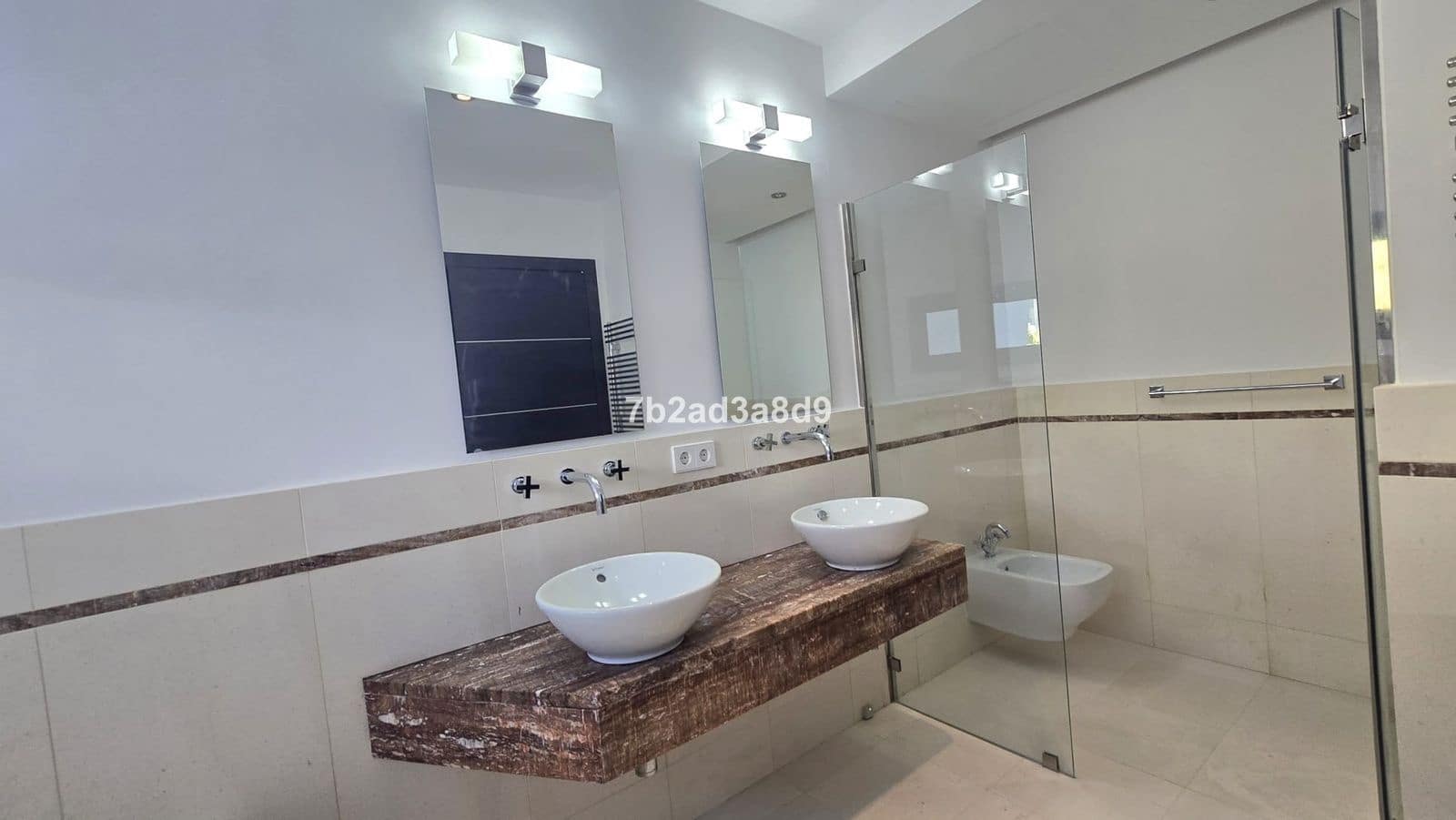 Pareado de 5 habitaciones en Golden Mile en venta - 3.000.000 € (Ref: 9607752)