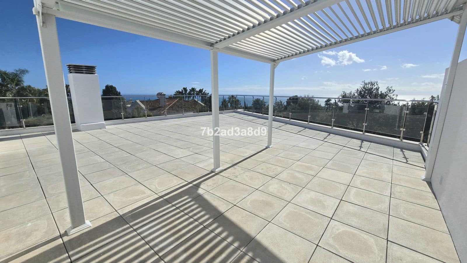 Pareado de 5 habitaciones en Golden Mile en venta - 3.000.000 € (Ref: 9607752)