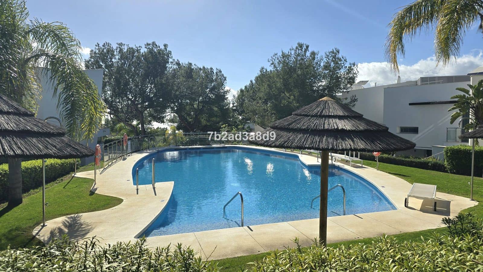 Pareado de 5 habitaciones en Golden Mile en venta - 3.000.000 € (Ref: 9607752)