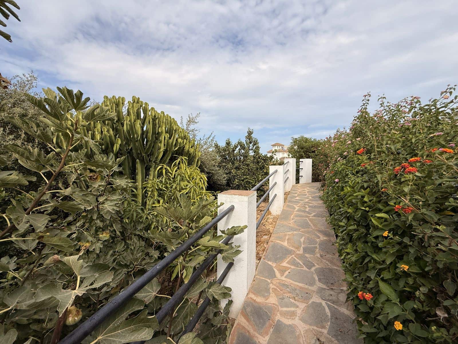 3 makuuhuone Omakotitalo myytävänä paikassa Manilva - 335 000 € (Ref: 9607759)