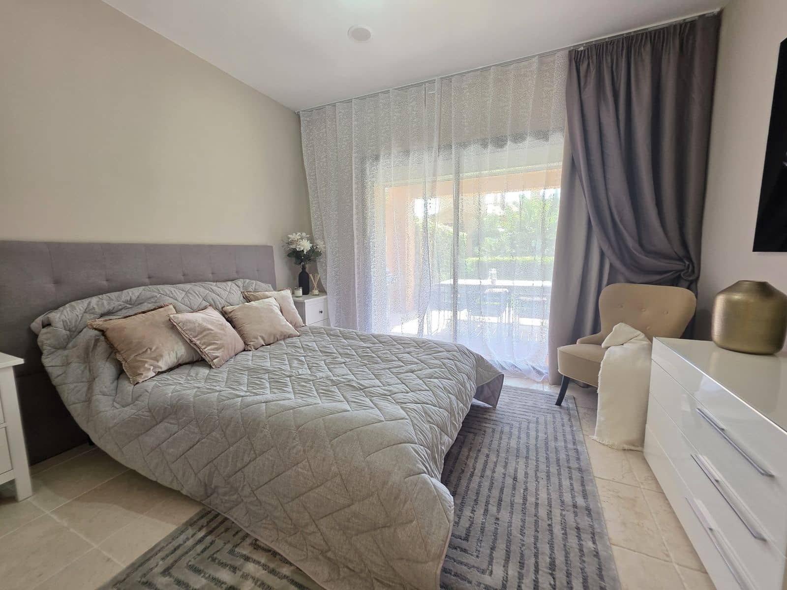 3 bedroom Apartment for sale in Estepona - € 730,000 (Ref: 9607760)