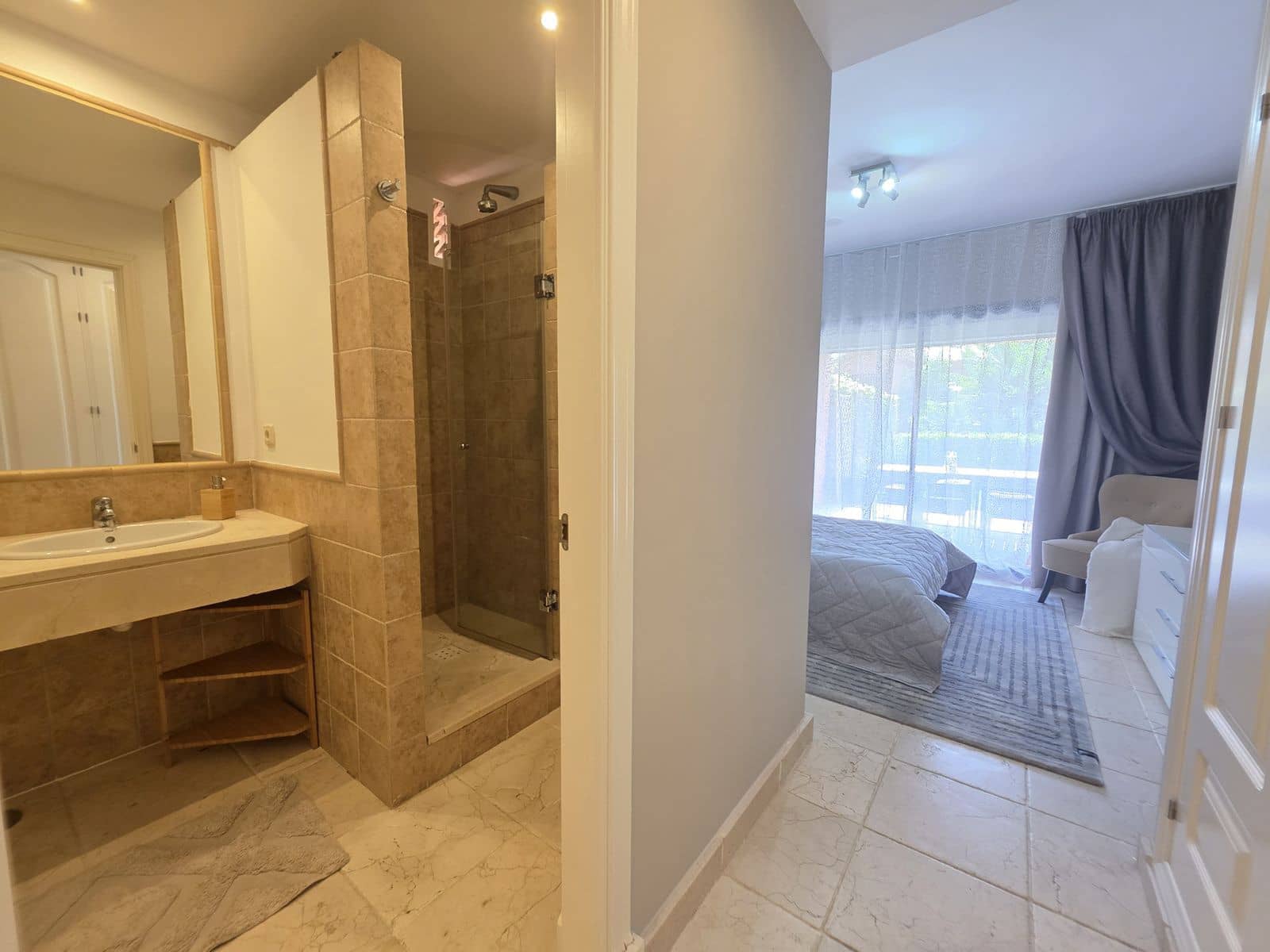 3 bedroom Apartment for sale in Estepona - € 730,000 (Ref: 9607760)