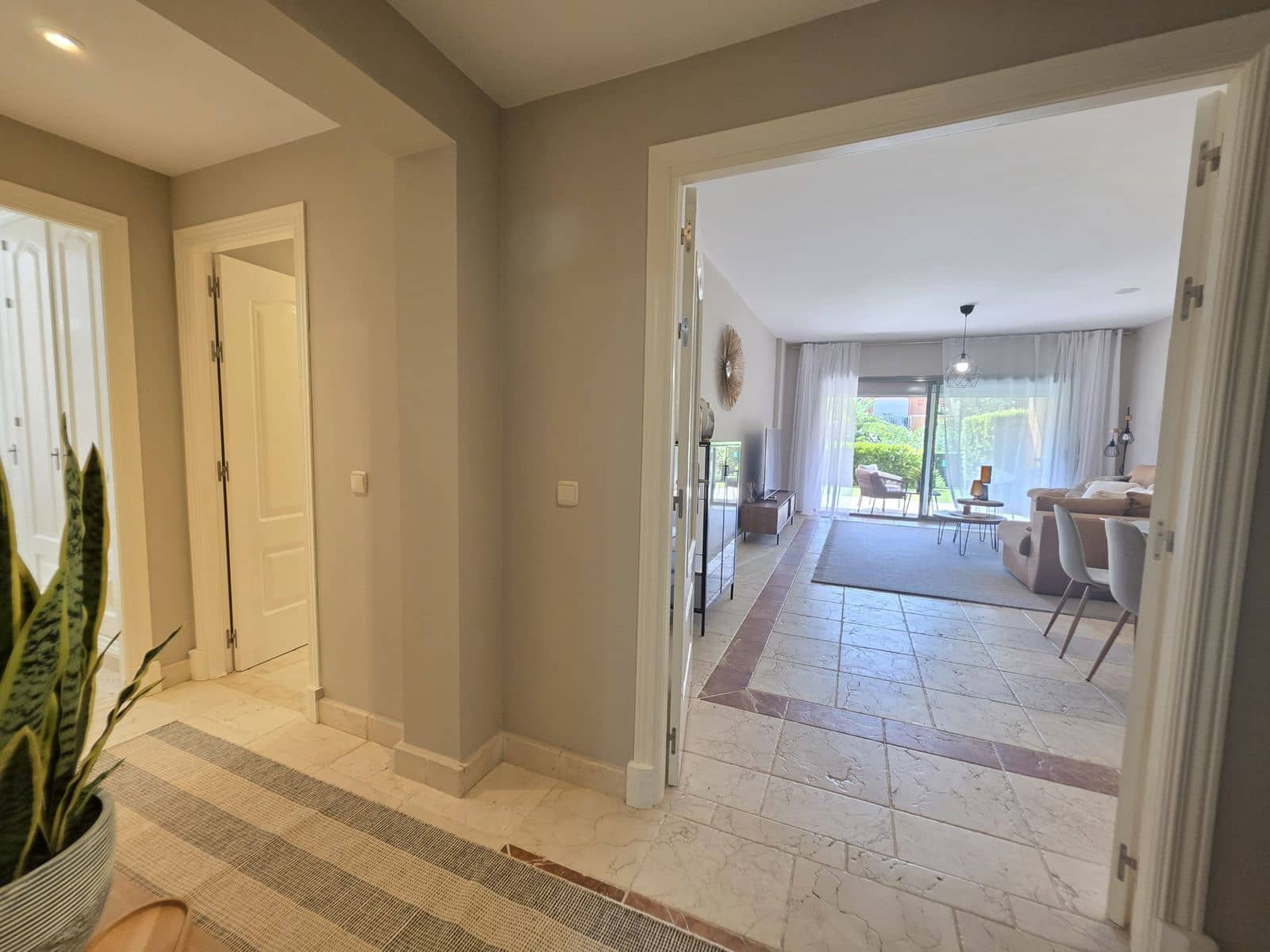 3 bedroom Apartment for sale in Estepona - € 730,000 (Ref: 9607760)