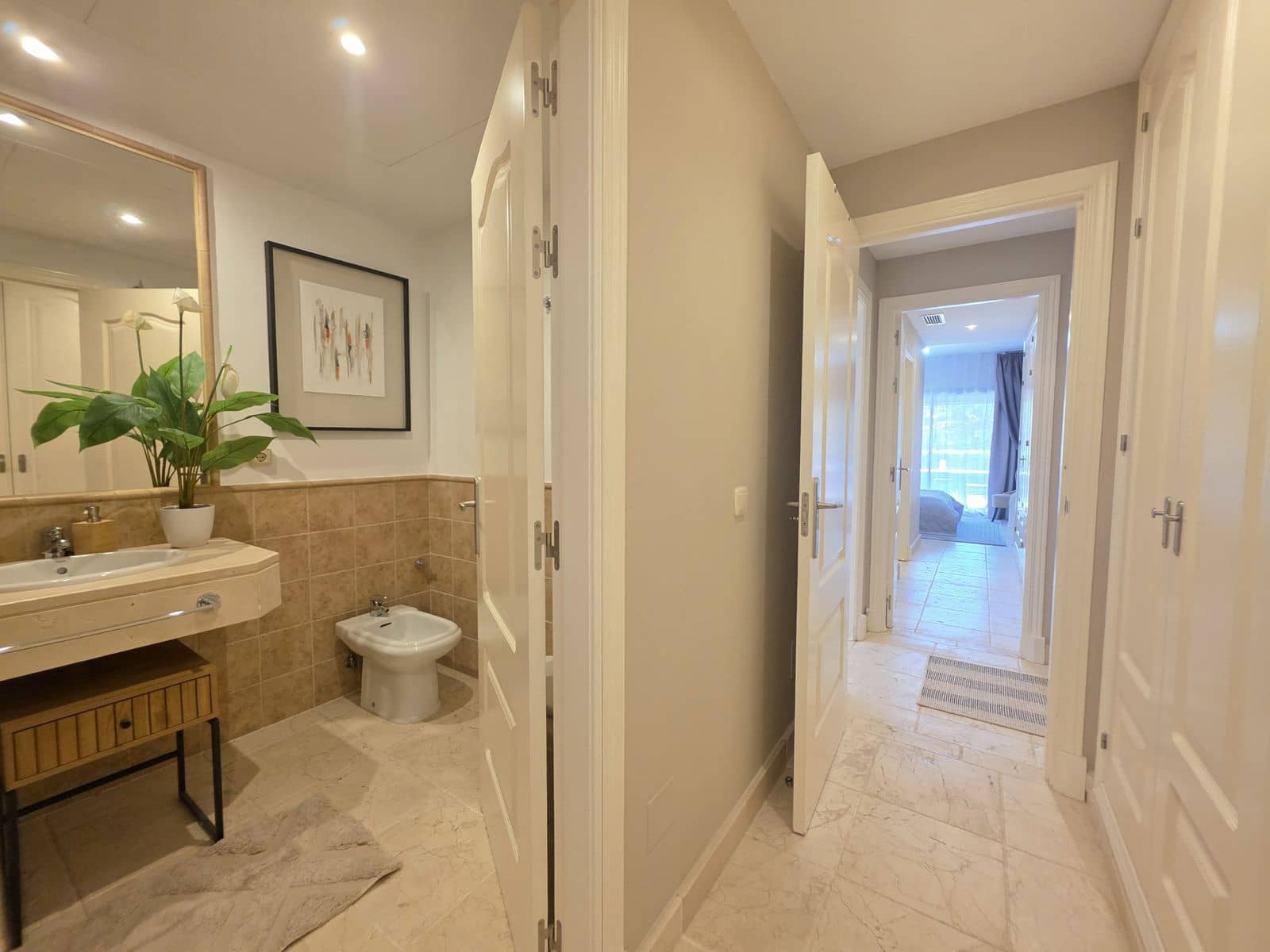 3 bedroom Apartment for sale in Estepona - € 730,000 (Ref: 9607760)