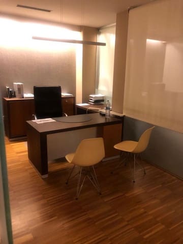 Kontor til salgs i Benalmadena Costa, Benalmádena - € 1 200 000 (Ref: 9607763)