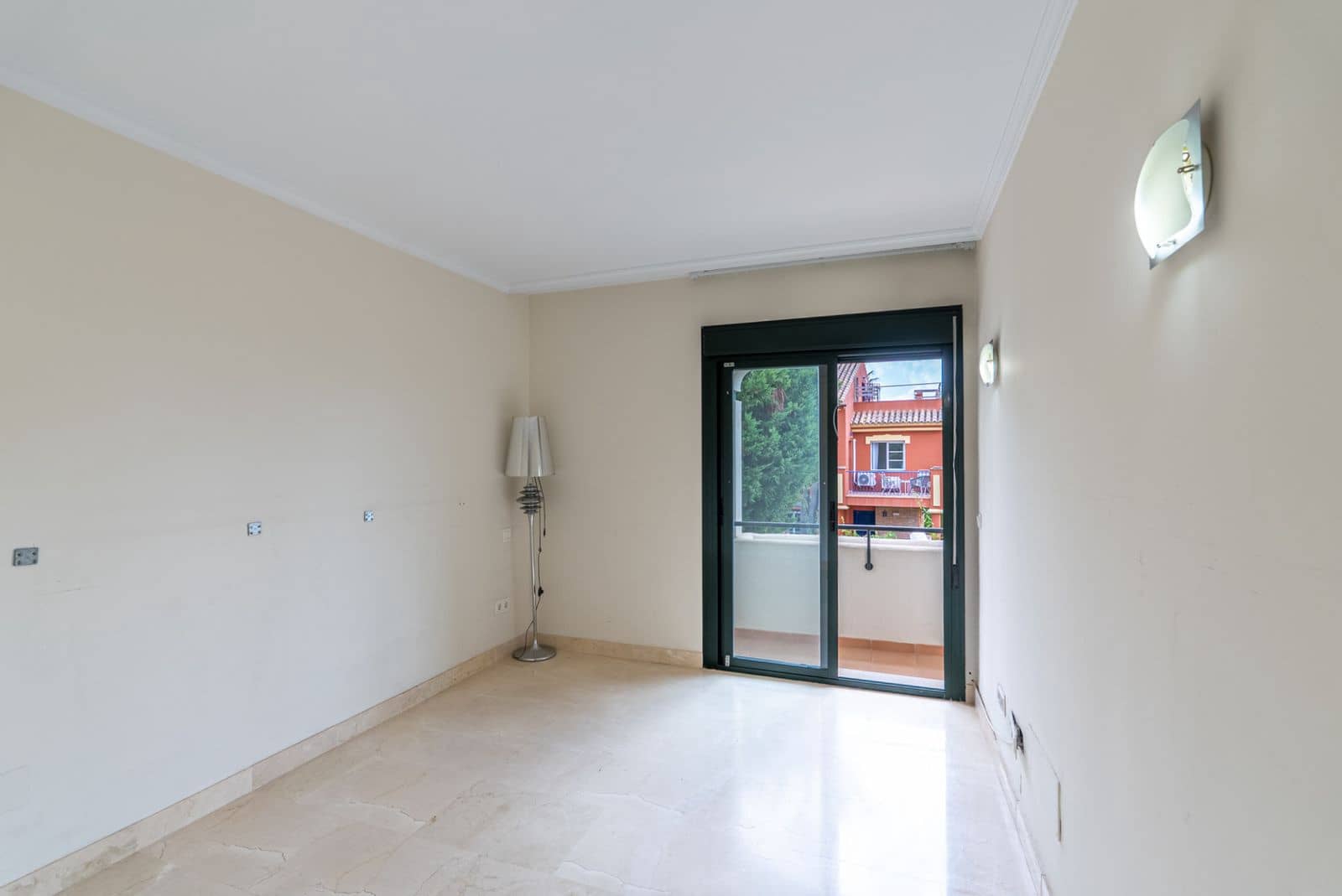 4 bedroom Townhouse for sale in Estepona - € 850,000 (Ref: 9607766)