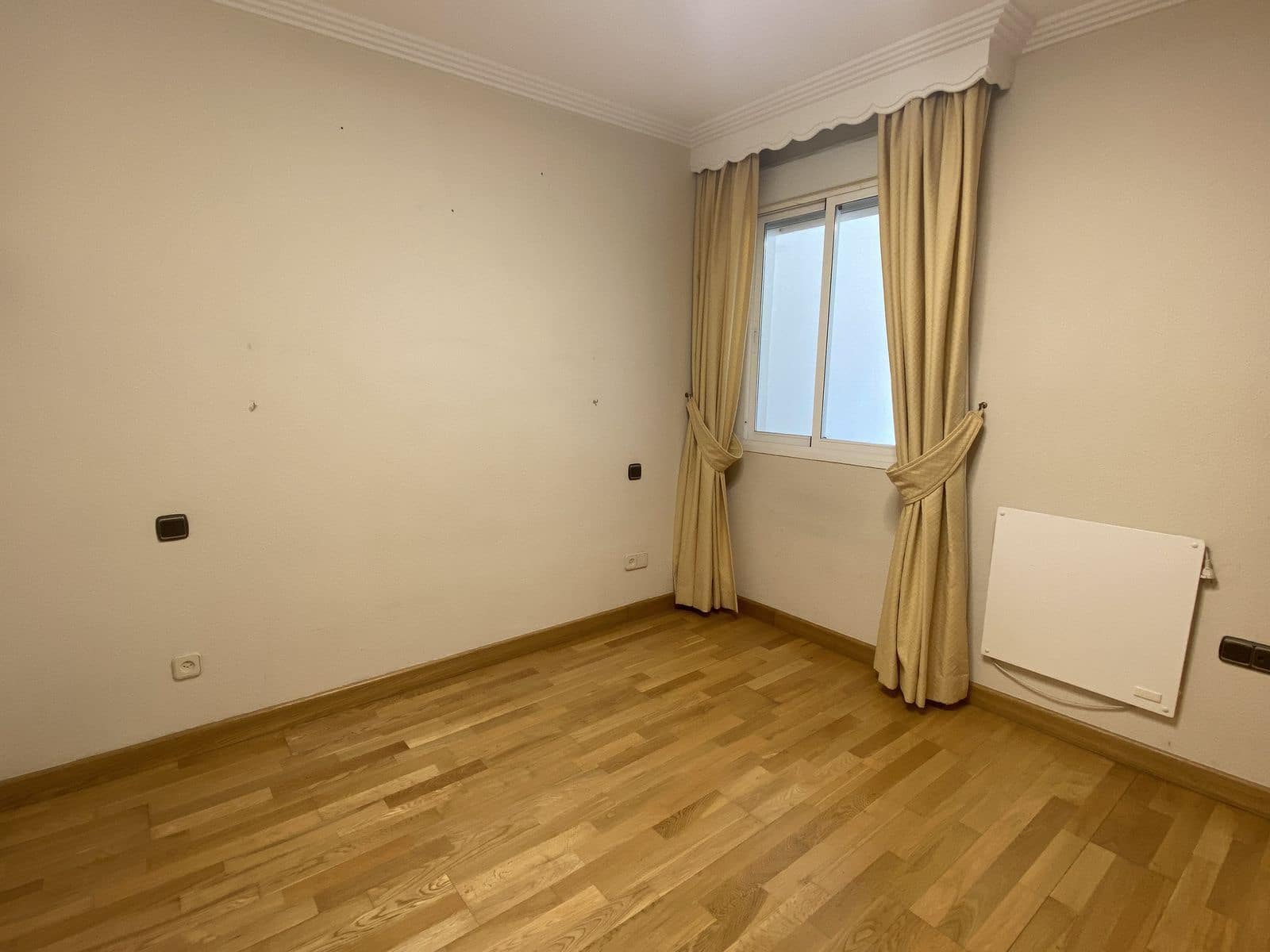 3 bedroom Apartment for sale in Benahavis - € 335,000 (Ref: 9607767)