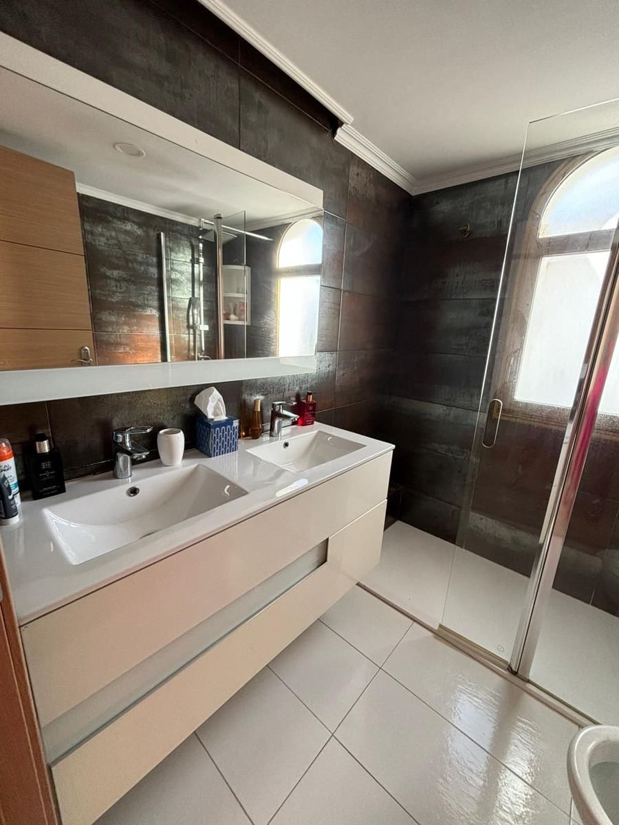 3 makuuhuone Omakotitalo myytävänä paikassa Cancelada - 470 000 € (Ref: 9607771)