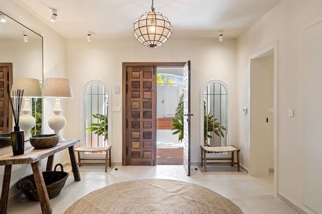 3 sovrum Villa till salu i Hacienda Las Chapas, Marbella - 2 850 000 € (Ref: 9607773)