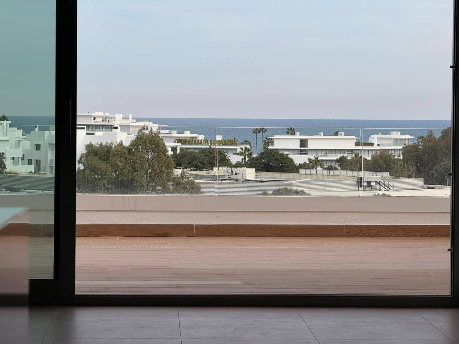 2 bedroom Apartment for sale in Estepona - € 520,000 (Ref: 9607775)