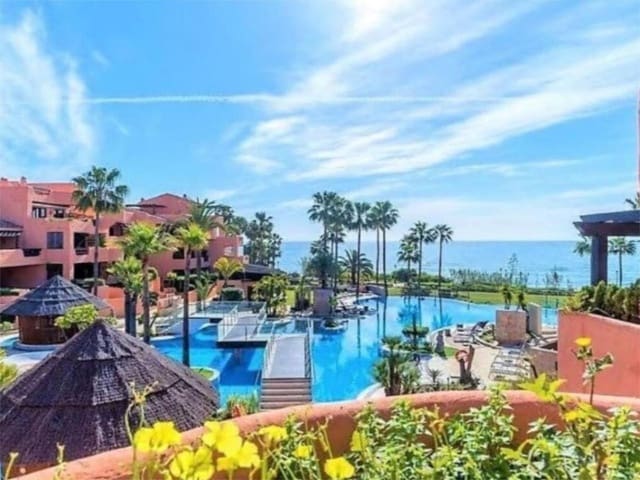 Apartamento de 2 habitaciones en New Golden Mile, Estepona en venta - 584.000 € (Ref: 9607777)