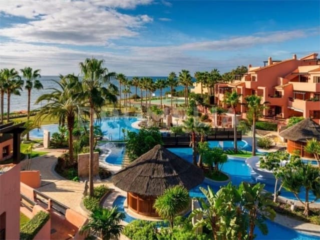 Apartamento de 2 habitaciones en New Golden Mile, Estepona en venta - 584.000 € (Ref: 9607777)