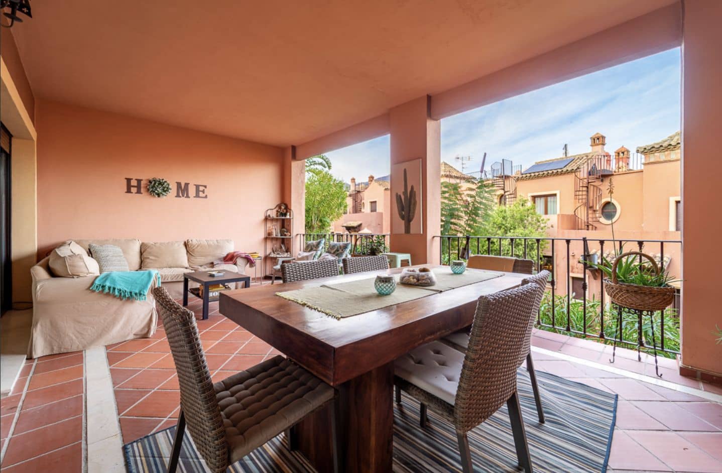 4 soveværelse Semi-Rækkehus til salg i Estepona - € 665.000 (Ref: 9607780)