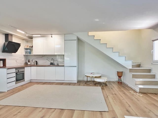 2 bedroom Semi-detached Villa for sale in Benamara, Estepona - € 380,000 (Ref: 9607782)