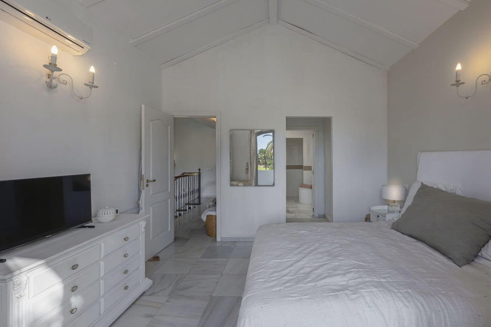 Pareado de 3 habitaciones en Guadalmina en venta - 895.000 € (Ref: 9607790)