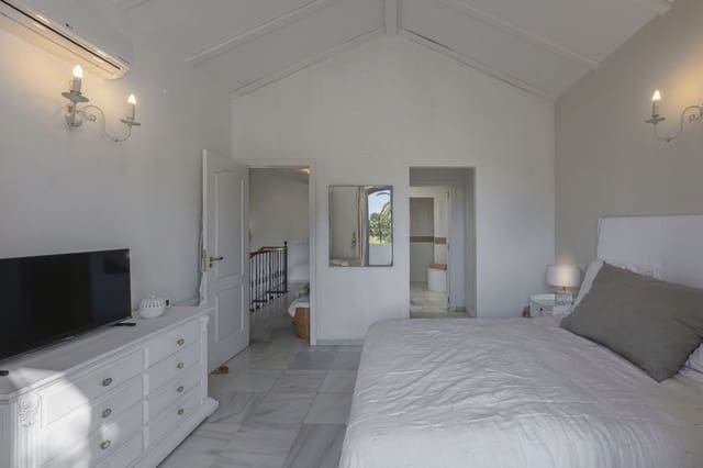 Pareado de 3 habitaciones en Guadalmina Alta, Marbella en venta - 895.000 € (Ref: 9607790)