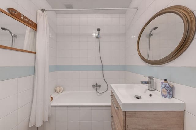 Pareado de 3 habitaciones en Guadalmina Alta, Marbella en venta - 895.000 € (Ref: 9607790)