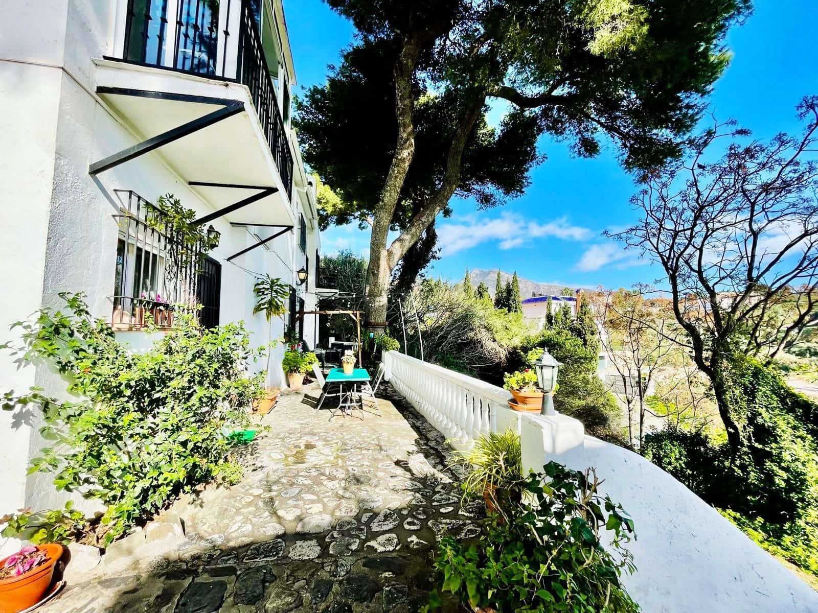 2 bedroom Townhouse for sale in Benalmadena Costa - € 430,000 (Ref: 9607794)