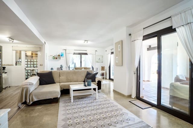 Apartamento de 2 habitaciones en Río Real, Marbella en venta - 559.000 € (Ref: 9607799)