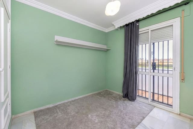 Casa de 3 habitaciones en Estepona en venta - 480.000 € (Ref: 9607800)