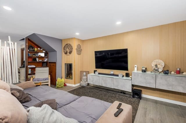 Casa de 3 habitaciones en Estepona en venta - 480.000 € (Ref: 9607800)