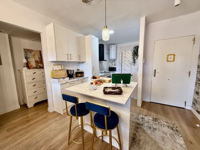 2 bedroom Apartment for sale in La Reserva, Marbella - € 367,000 (Ref: 9607801)