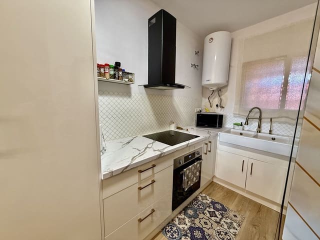 2 bedroom Apartment for sale in La Reserva, Marbella - € 367,000 (Ref: 9607801)