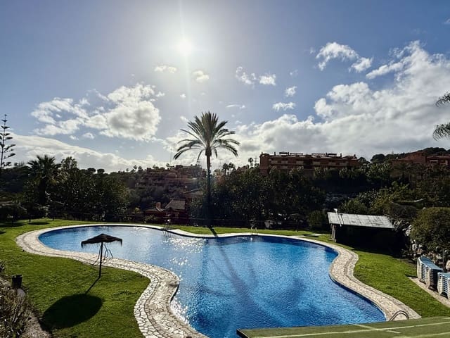 2 bedroom Apartment for sale in La Reserva, Marbella - € 367,000 (Ref: 9607801)