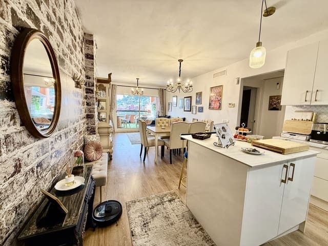 2 bedroom Apartment for sale in La Reserva, Marbella - € 367,000 (Ref: 9607801)