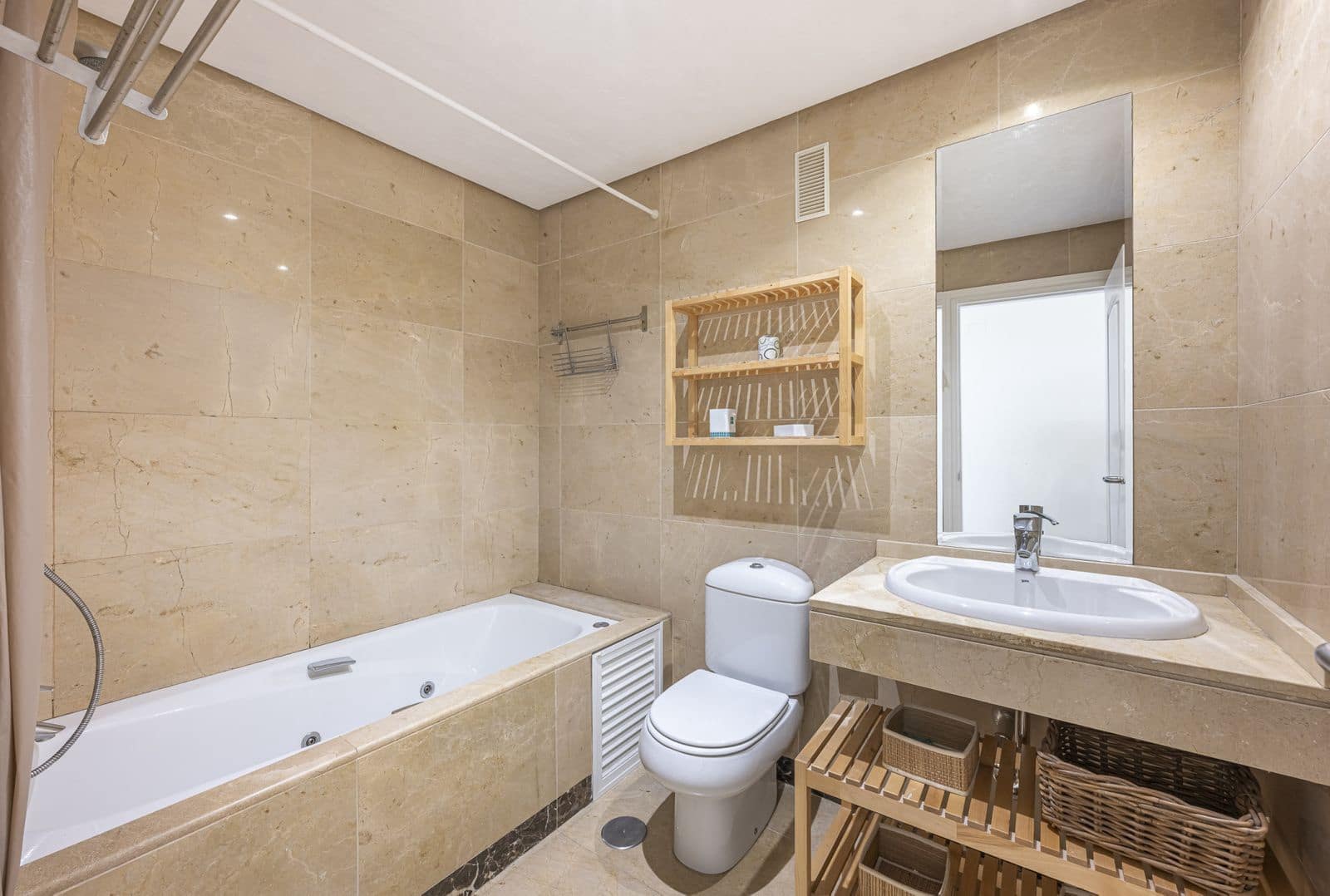 2 Zimmer Apartment zu verkaufen in La Alcaidesa - 438.000 € (Ref: 9607809)