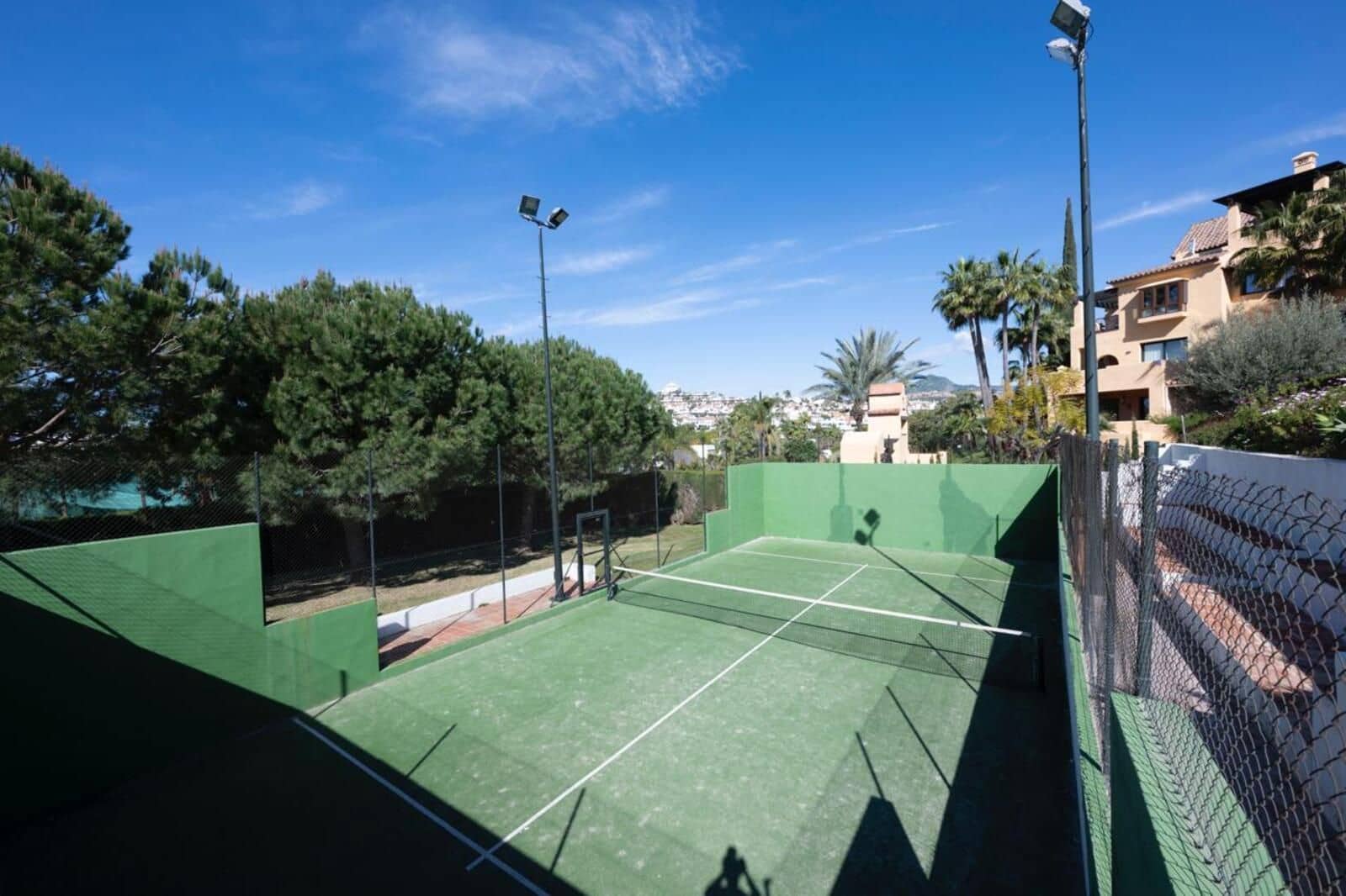 Apartamento de 2 habitaciones en El Paraiso en venta - 259.000 € (Ref: 9607811)