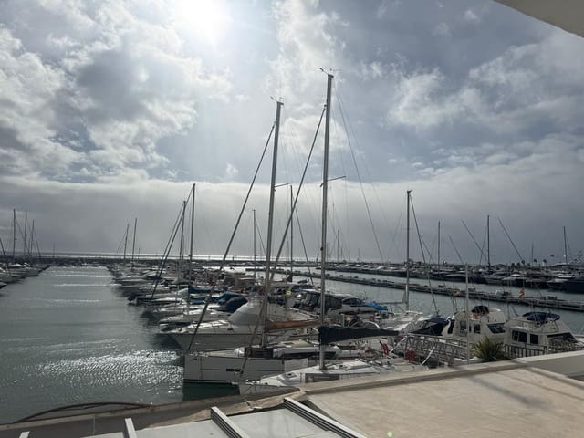 1 chambre Appartement à vendre à Puerto Banus, Marbella - 495 000 € (Ref: 9607812)