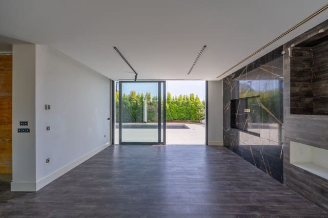 3 makuuhuone Huvila myytävänä paikassa Estepona - 950 000 € (Ref: 9607822)